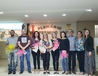SMEC e a escola Major João Antônio Marques, entregam homenagem aos professores coordenadores.